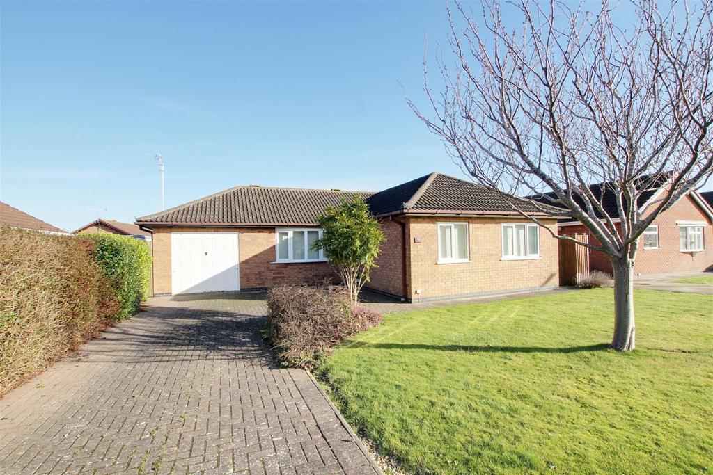 Marine Avenue West, SuttonOnSea LN12 3 bed detached bungalow for sale