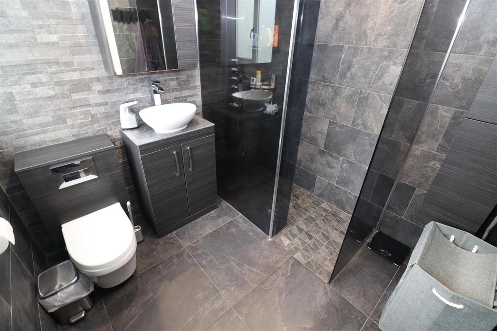 En suite Shower Room / WC