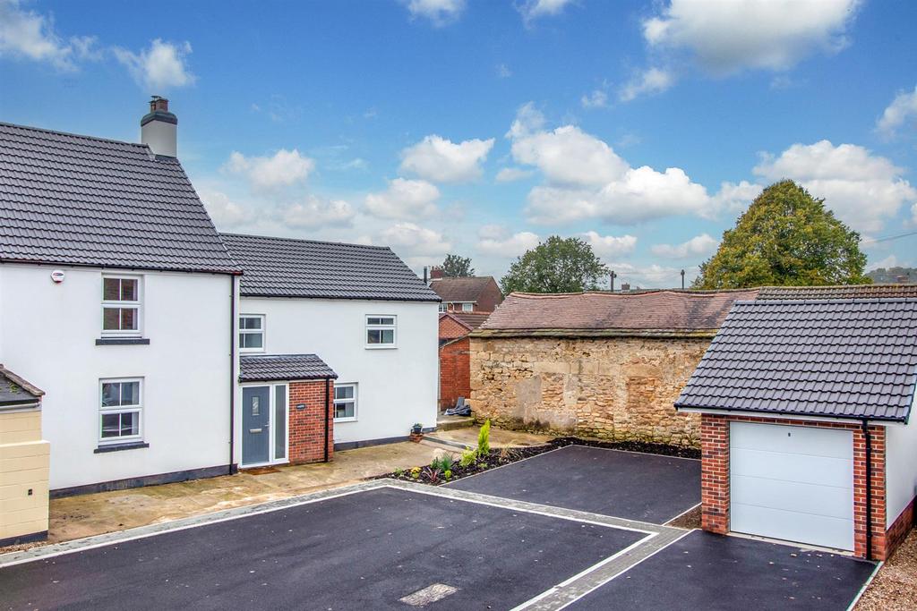 Common Lane, Pontefract WF9 3 bed semidetached house for sale £350,000