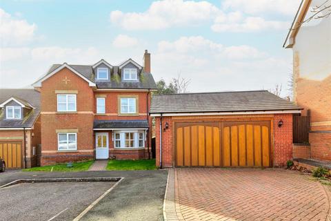 4 bedroom detached house for sale, Queens Court, Oswestry