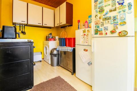 35 Huntwick Drive, Featherstone, Pontefract, WF7 5JN