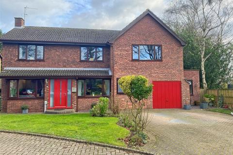 4 bedroom detached house for sale, Tall Trees, Hessle