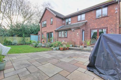4 bedroom detached house for sale, Tall Trees, Hessle