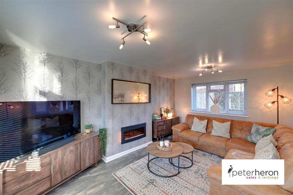 Cowdray Road, Hylton Castle, Sunderland 3 bed semidetached house for