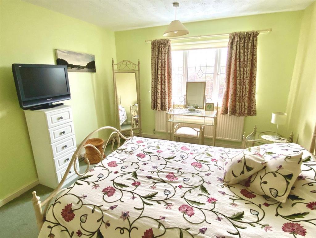 Bedroom 2.jpg