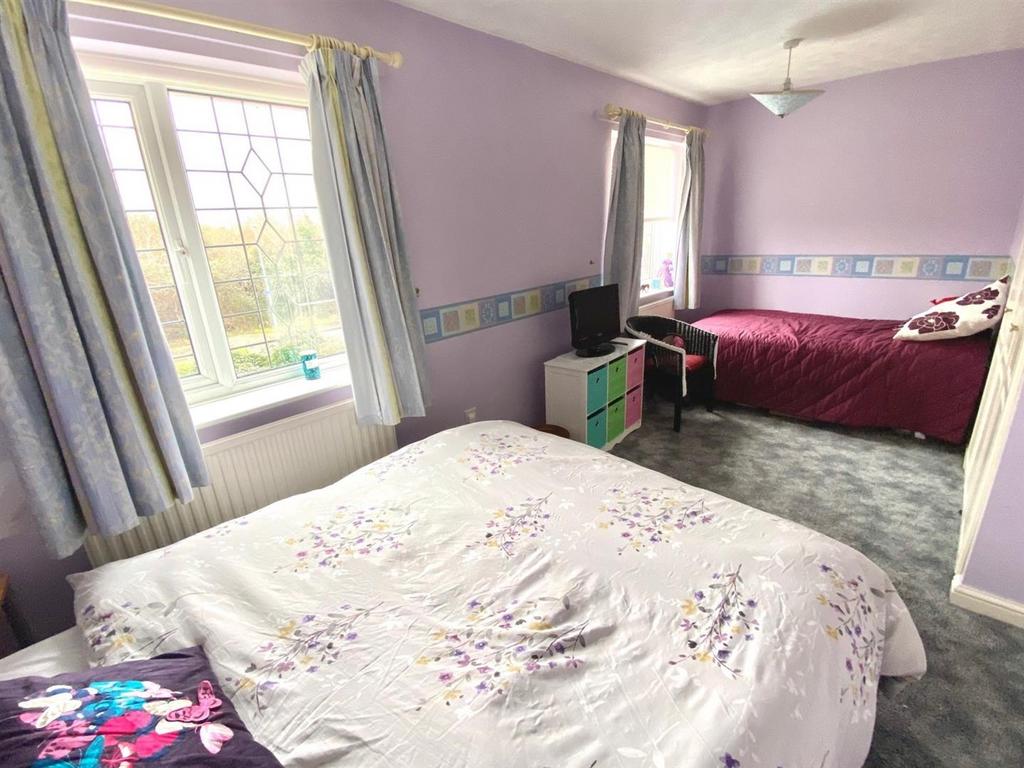 Bed 3.jpg
