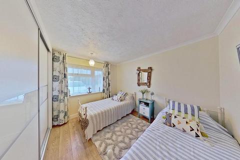 14 Ford Close, Herne Bay, CT6 8AN