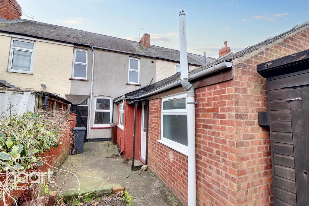 Smith Street, Lincoln 3 bed terraced house for sale £130,000