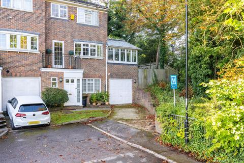 30 Hillview Close, Purley, CR8 1AU