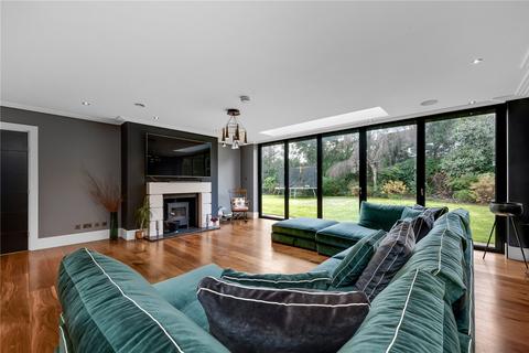 12 Orchard Way, Esher, KT10 9DY