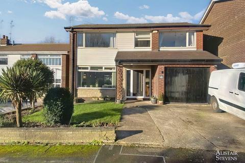 4 bedroom detached house for sale, Cemetery Road, Royton
