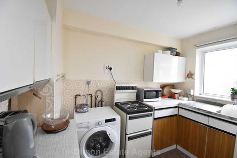 2 bedroom flat for sale, Leventhorpe Court, Gosport