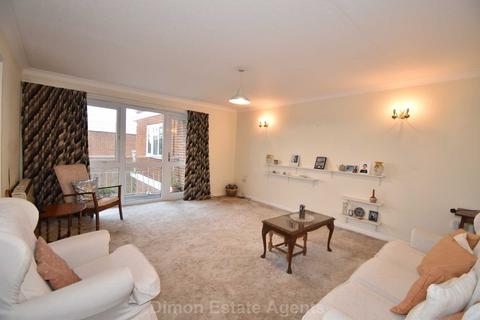 2 bedroom flat for sale, Leventhorpe Court, Gosport