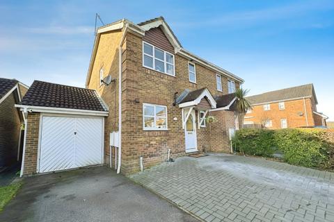 3 bedroom semi-detached house for sale, Barbel Avenue, Basingstoke, Hampshire