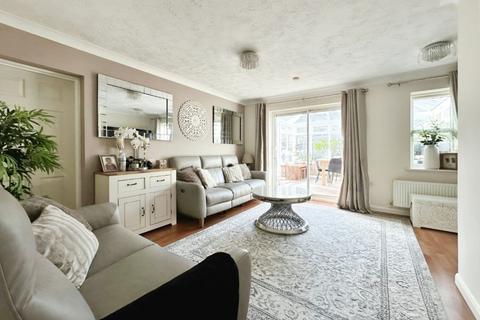 3 bedroom semi-detached house for sale, Barbel Avenue, Basingstoke, Hampshire