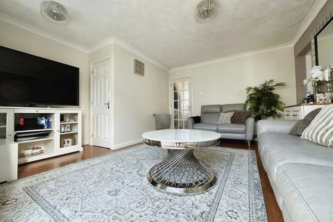 3 bedroom semi-detached house for sale, Barbel Avenue, Basingstoke, Hampshire