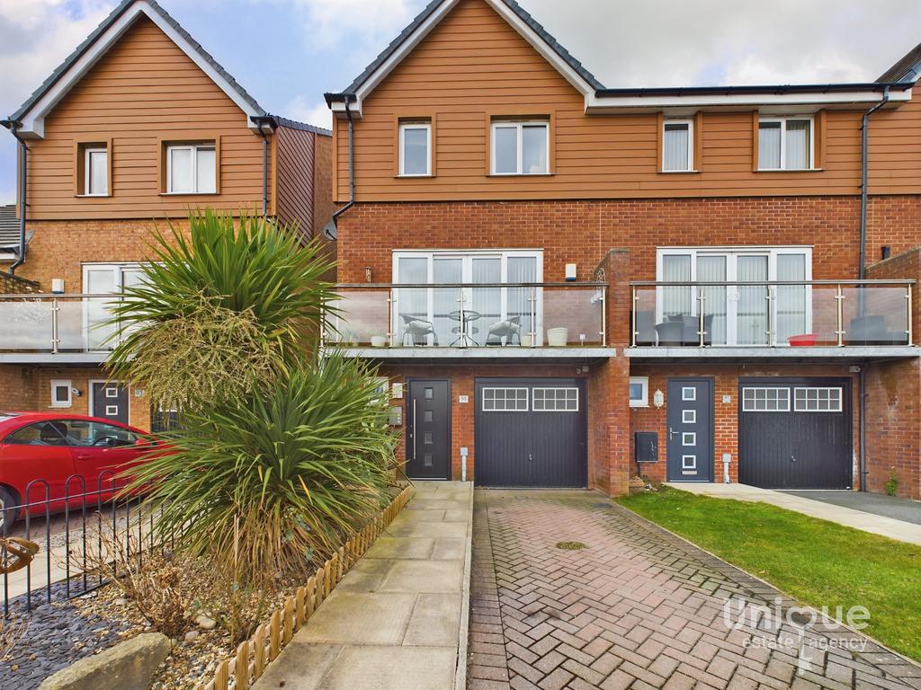 Detached house exterior, driveway, garage