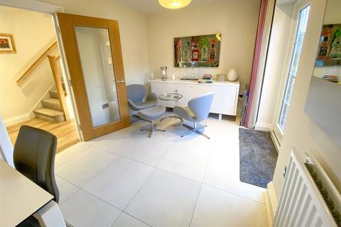 4 Monachus Row, Hartley Wintney, Hook, RG27 8DA