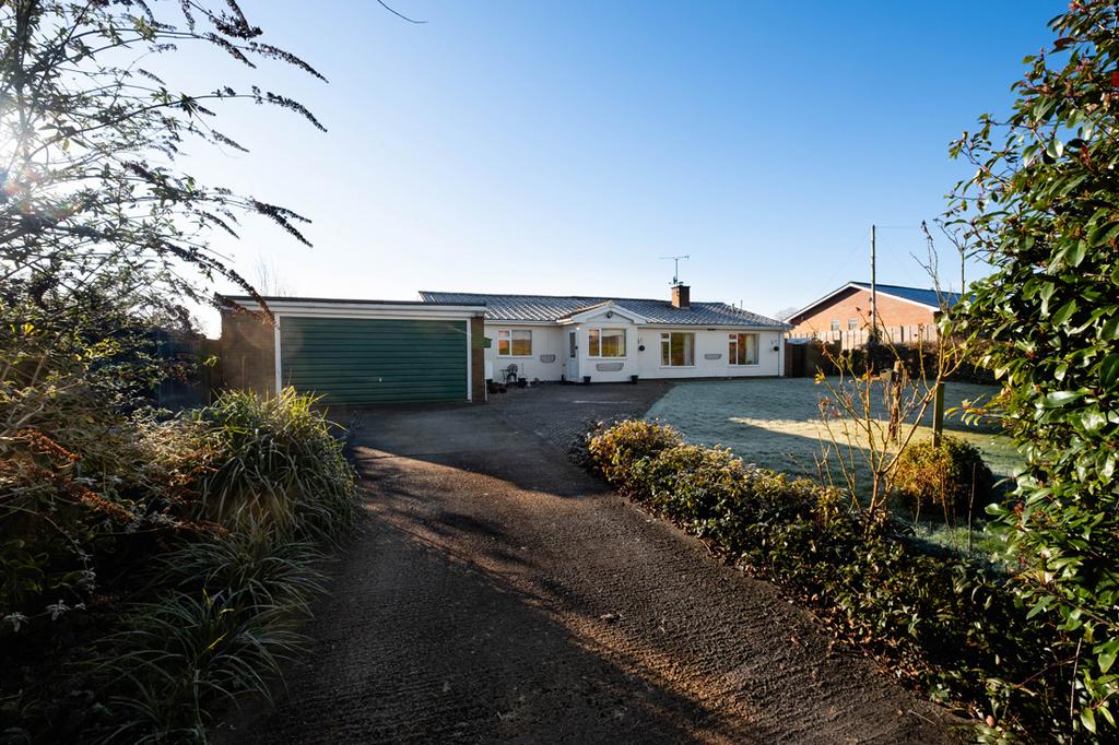 Sutton St. Nicholas HR1 4 bed detached bungalow for sale £600,000