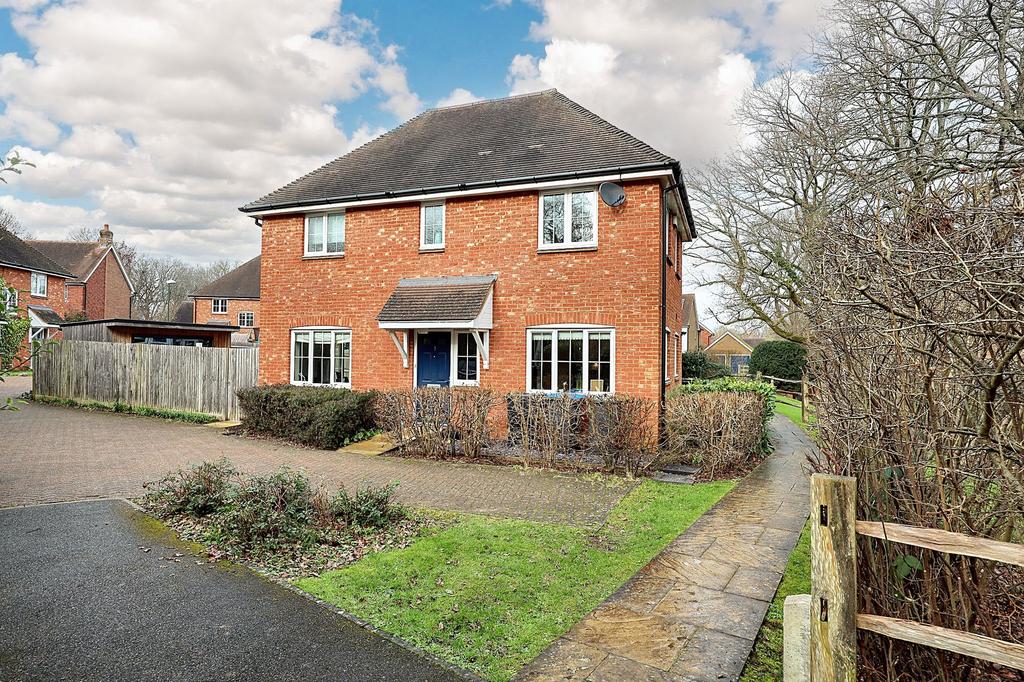 Sycamore Drive, Burgess Hill, RH15 3 bed semidetached house for sale