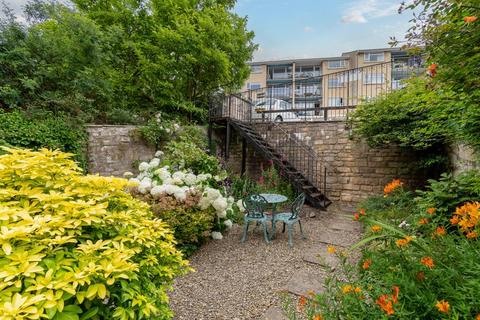 Flat 1, 12 Walcot Parade, Bath, BA1 5NF
