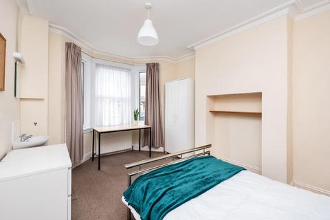 71 Beckhampton Road, Bath, BA2 3LN