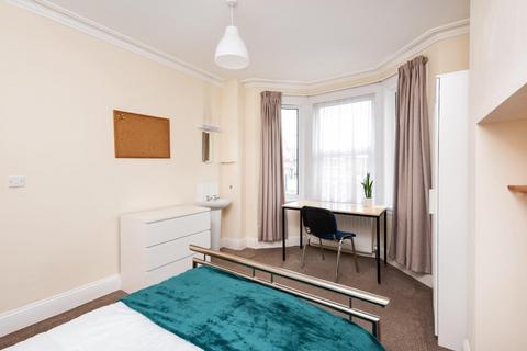 71 Beckhampton Road, Bath, BA2 3LN
