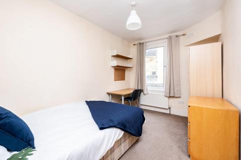 71 Beckhampton Road, Bath, BA2 3LN