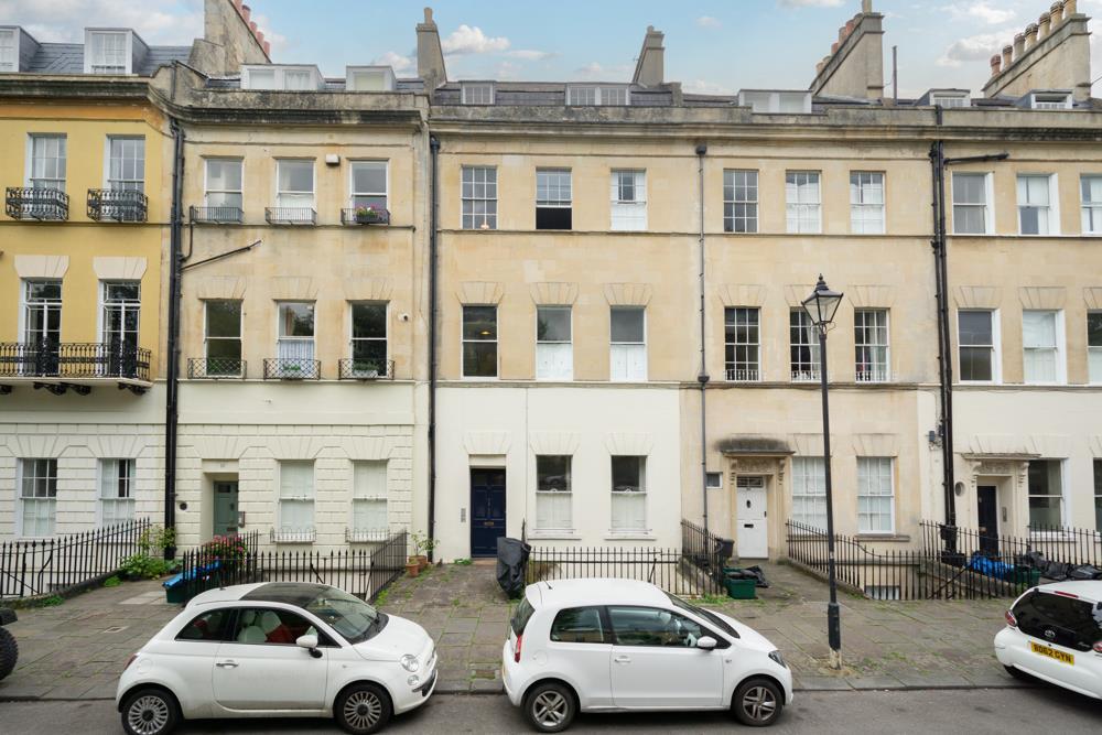 Lower Ground Floor, 11 Grosvenor Place BA1 6 AX-1 E