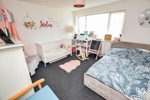 33 Ashdown Walk, Romford, RM7 8HL