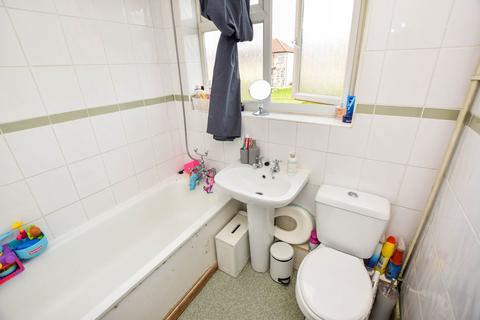 33 Ashdown Walk, Romford, RM7 8HL