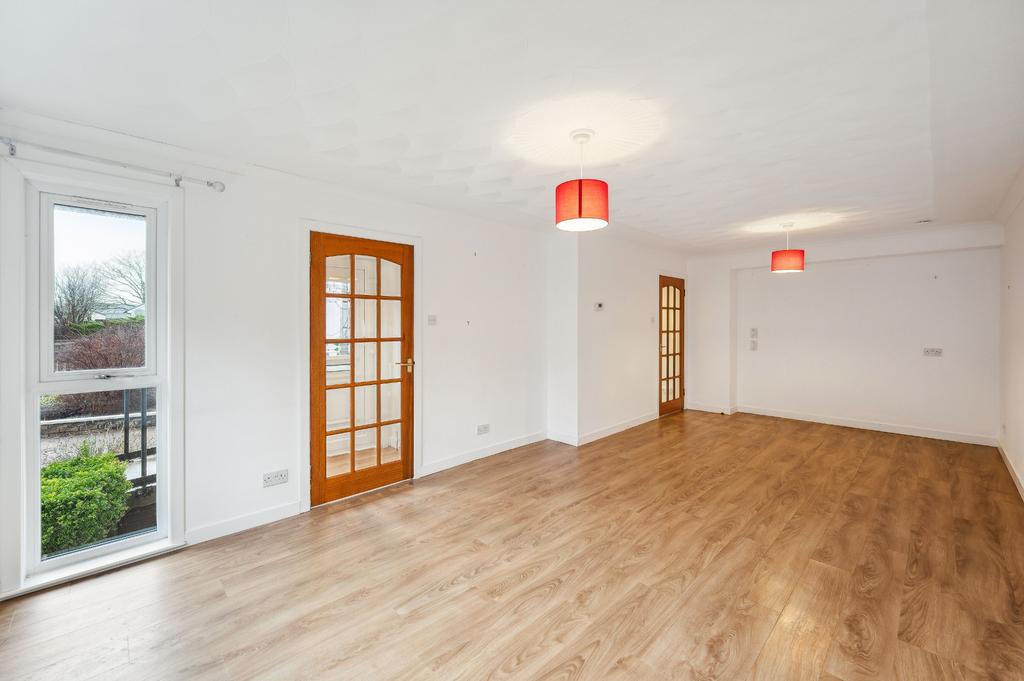 Grant Place, Causewayhead, Stirling, Stirlingshire, FK9 5QX 2 bed detached bungalow for sale £
