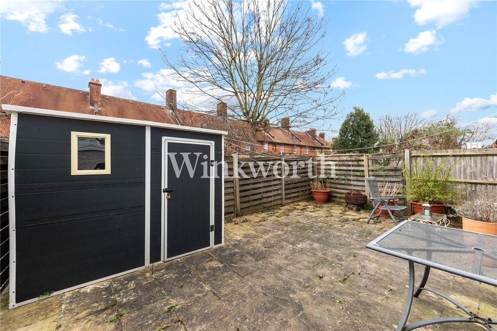 Lordship Lane, London, N17 1 bed apartment for sale £300,000