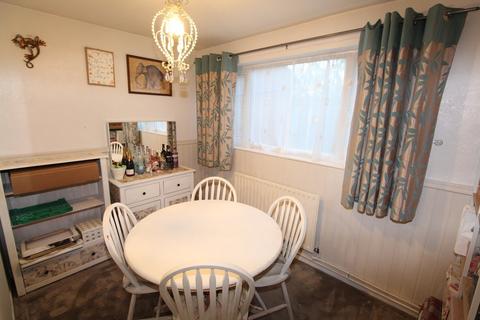 3 Canada Fields, Lutterworth, LE17 4NB