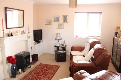 2 bedroom flat for sale, The Hawthorns, Lutterworth LE17