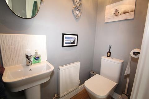 2 Daisy Close, Lutterworth, LE17 4GY