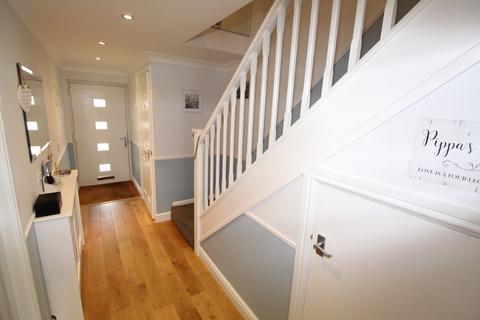 31 Lacey Close, Lutterworth, LE17 4GX