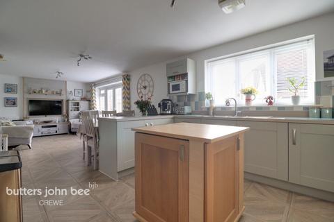 5 bedroom detached house for sale, Leaman Road, Haslington