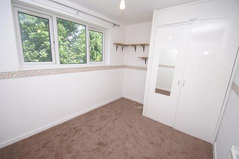 3 bedroom flat to rent, Acre Court, Andover, SP10