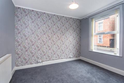 1 bedroom flat for sale, Station Street, PE21