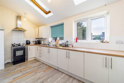 3 bedroom detached house for sale - Rochford Crescent, PE21