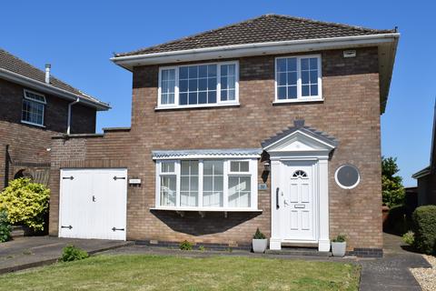 3 bedroom detached house for sale, Churchill Avenue, Brigg, DN20