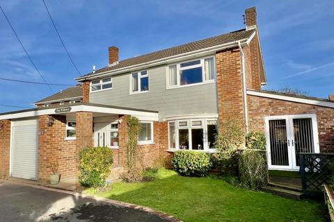 4 bedroom detached house for sale, Westbury Road, Ringwood, BH24 1PG