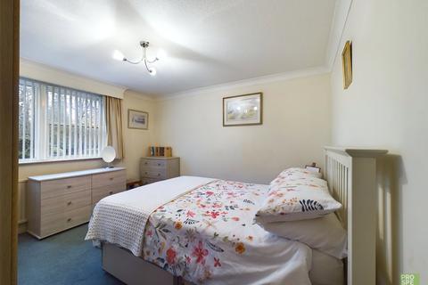 3 bedroom apartment for sale, Rapallo Close, Farnborough, Hampshire, GU14