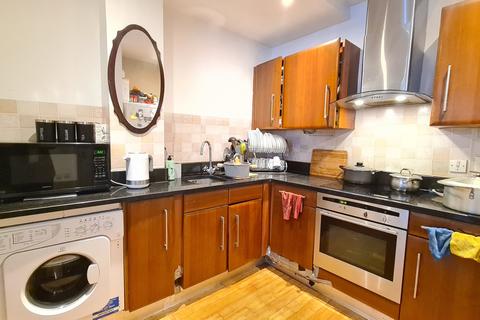 2 bedroom flat for sale, 480 London Road, TW7