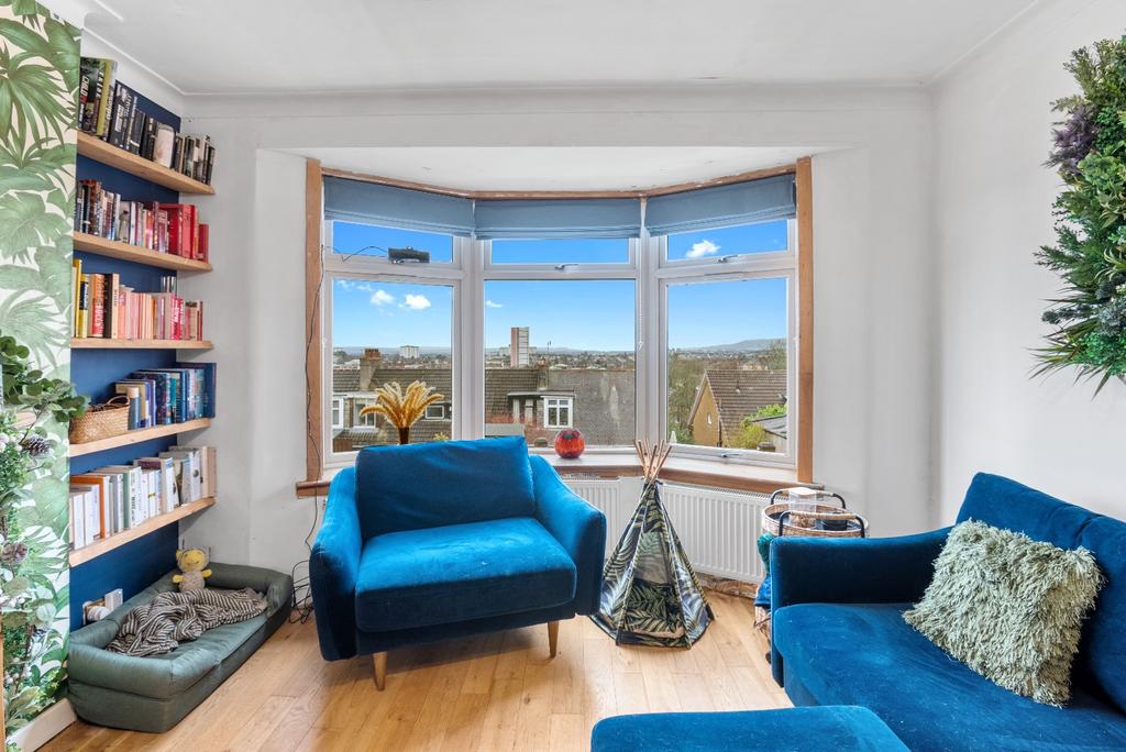 Colchester Drive, Kelvindale, Glasgow, G12 3 bed end of terrace house