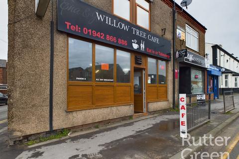 Retail property (high street) to rent, 457 Warrington Road, Ince, WN3 4TQ