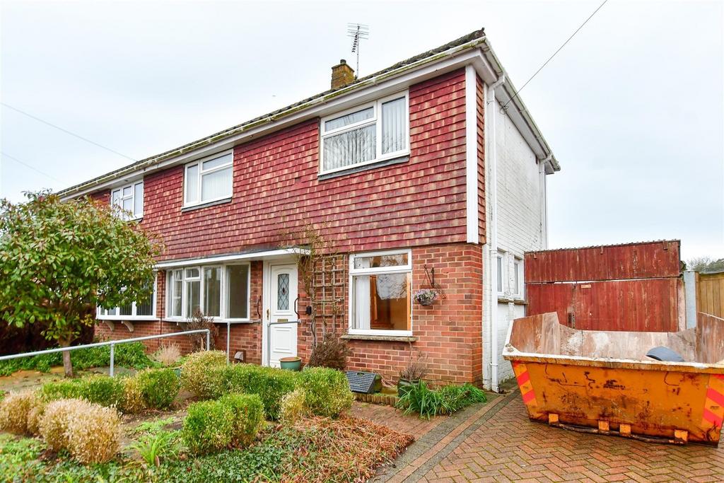Waterside, Willesborough, Ashford, Kent 2 bed semidetached house for
