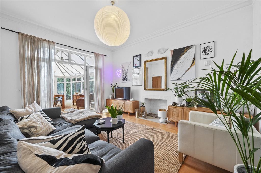 Effingham Road, Long Ditton... 2 bed apartment for sale £700,000