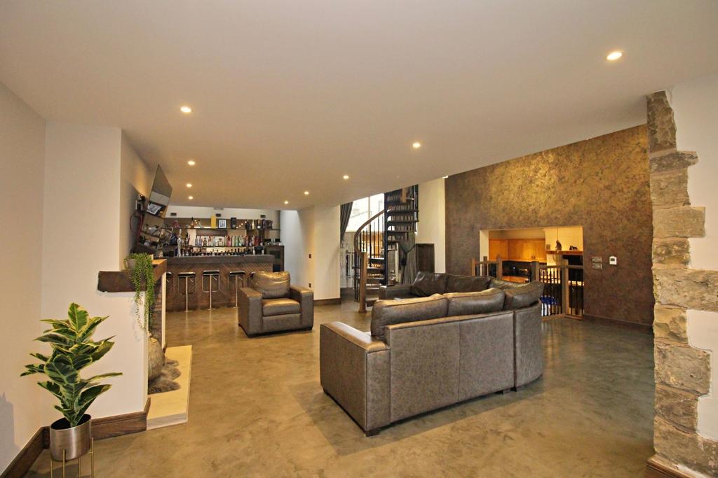 Lounge 3